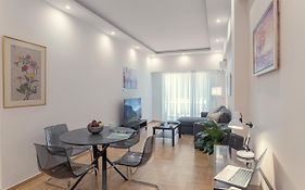 Amazing Apartment Near Metro Station!